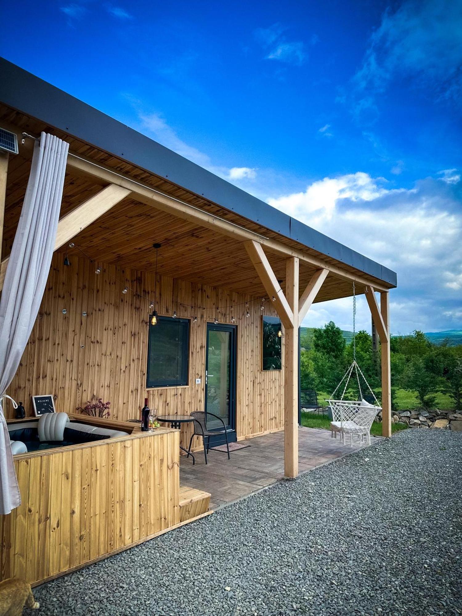 Villa Kubiq Transalpina Petresti Esterno foto