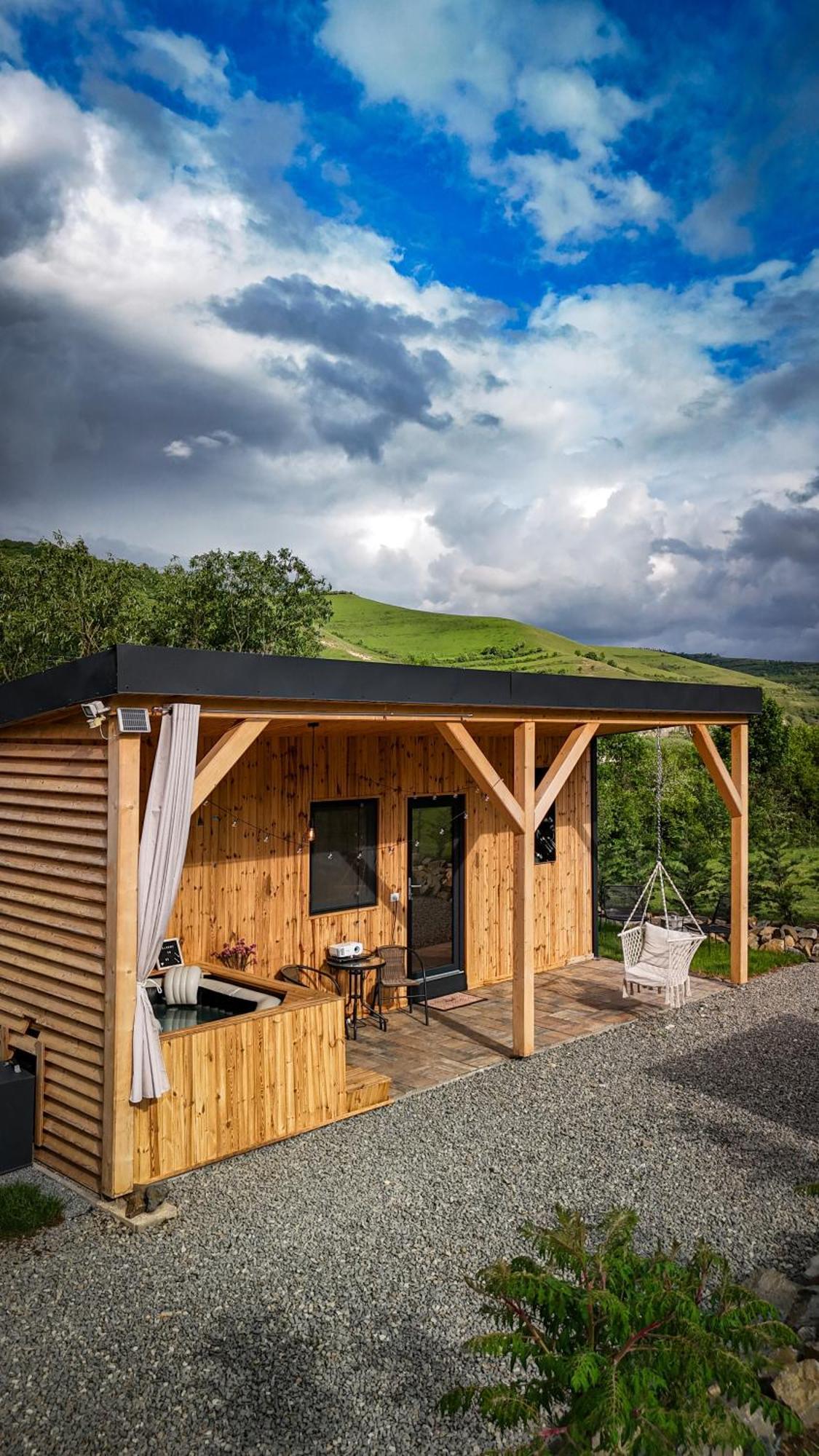 Villa Kubiq Transalpina Petresti Esterno foto