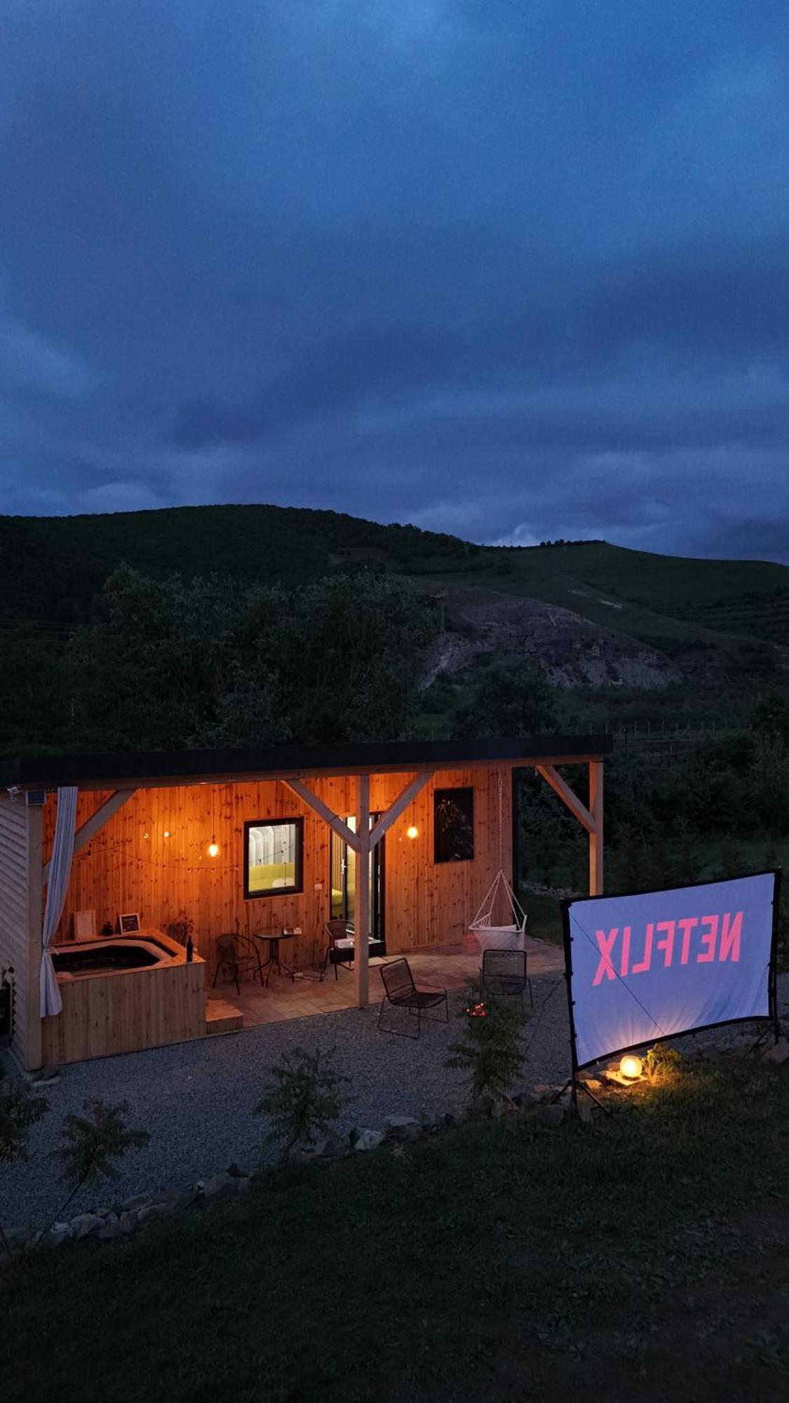 Villa Kubiq Transalpina Petresti Esterno foto