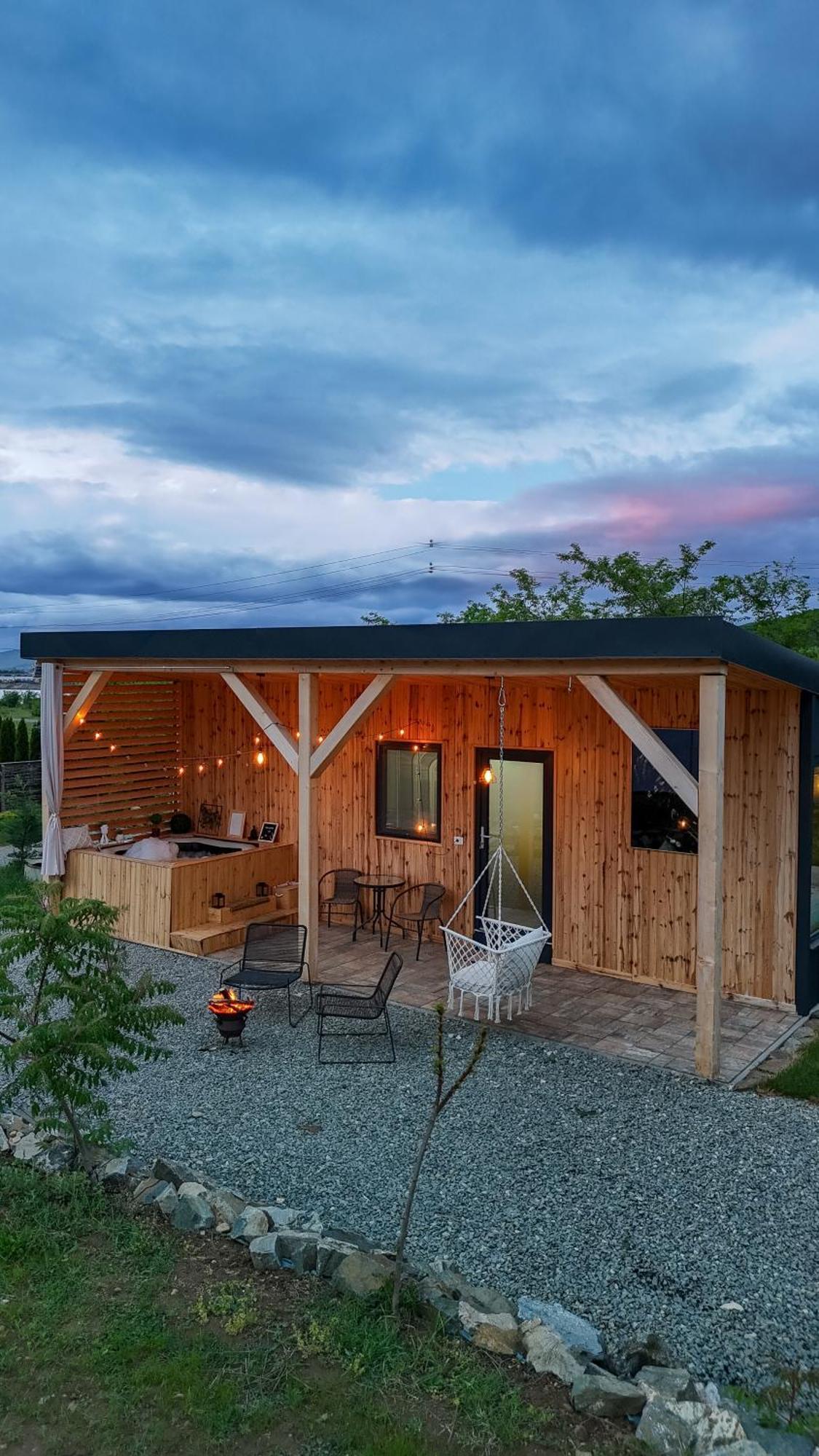 Villa Kubiq Transalpina Petresti Esterno foto